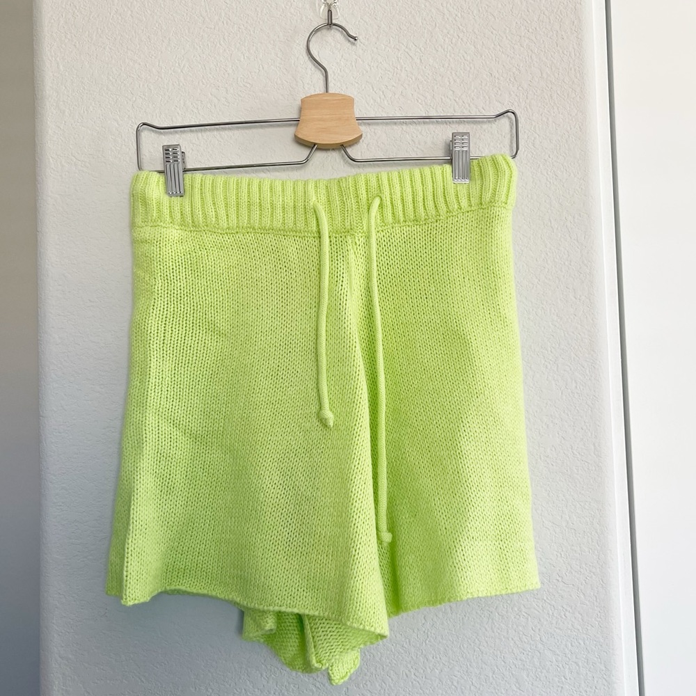 NWT WeWoreWhat Womens Neon Green Knit Sweater Shorts - Picture 4 of 5